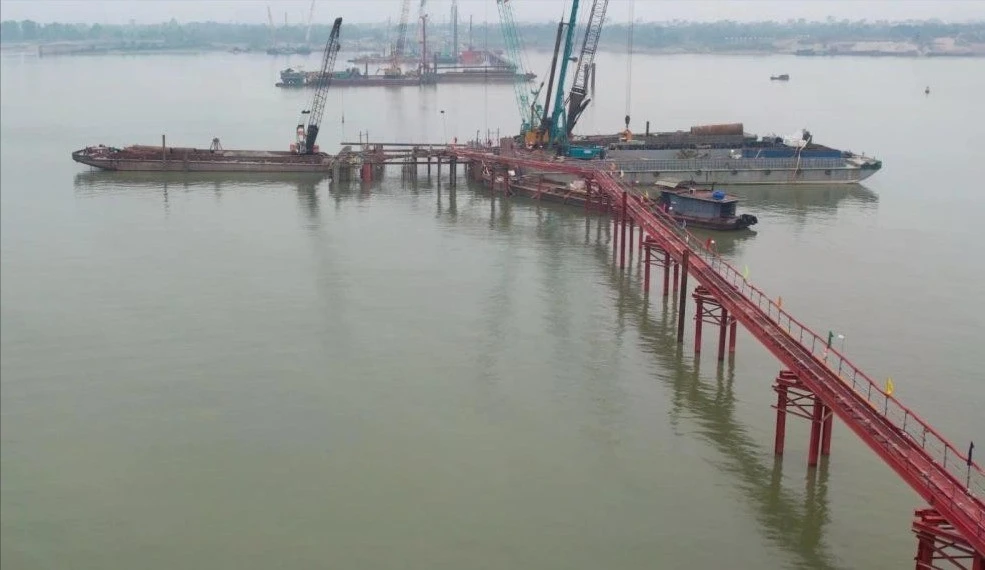 Hà Nội thần tốc thi công cầu Thượng Cát kịp vượt lũ sông Hồng