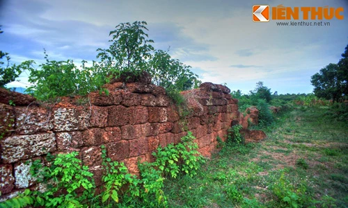 Tận mục dấu tích Tử Cấm Thành của vương triều Tây Sơn 