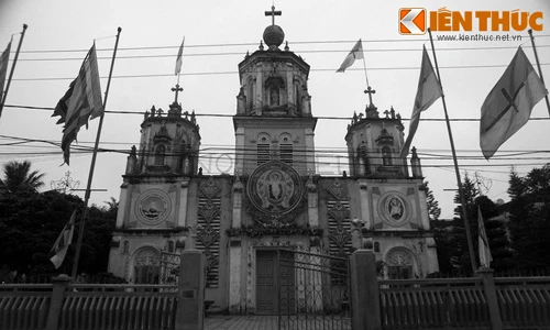 Khám phá nhà thờ cổ kính giữa phố biển Sầm Sơn 