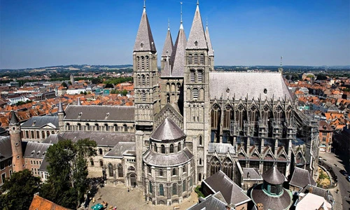 Ngắm kiệt tác nhà thờ Đức Bà tráng lệ nhất châu Âu