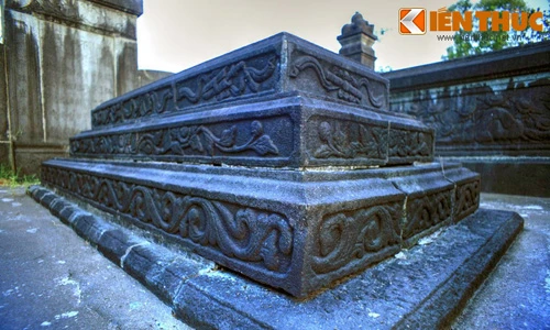 Tận mục mộ đá cổ tuyệt đẹp của đại địa chủ Bến Tre