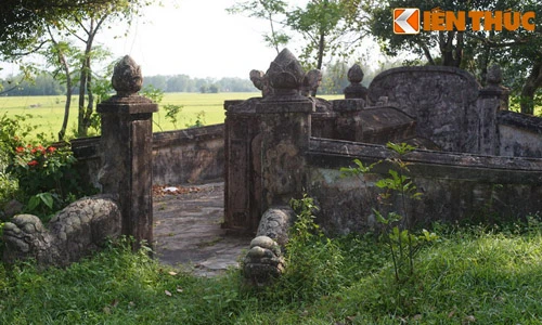 Thăm nơi an nghỉ của cha con danh tướng Nguyễn Tri Phương