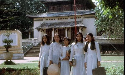 Sài Gòn năm 1972 sắc nét trong ảnh của Dick Leonhardt 