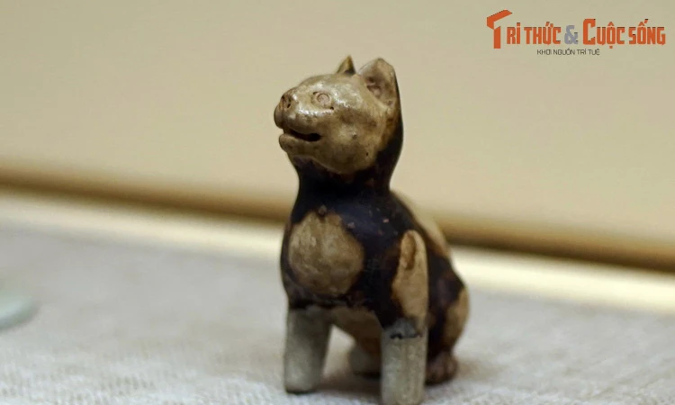 Chiêm ngưỡng bức tượng mèo ngàn tuổi có 1-0-2 Việt Nam