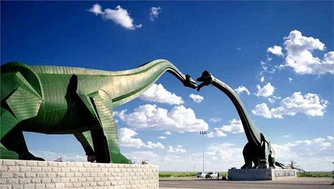 Khám phá công viên khủng long lớn nhất thế giới