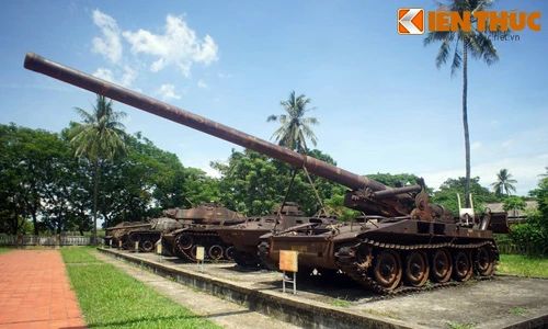 Tận mục bộ sưu tập vũ khí Mỹ giữa Kinh thành Huế