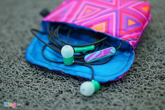 Tai nghe thủ công tùy biến màu sắc “Made in Vietnam” cực độc