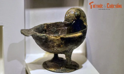 Soi loạt cổ vật ngàn tuổi độc lạ vô giá nhất Việt Nam