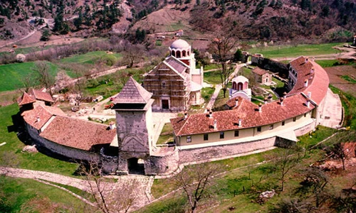Ghé thăm tu viện cổ xưa nổi tiếng nhất Serbia