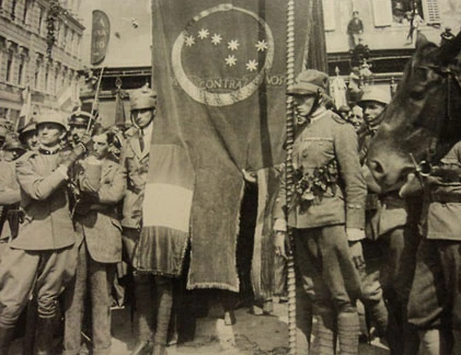 10 chính thể bị diệt vong chóng vánh trong lịch sử