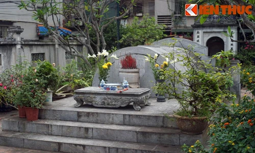 Tận mục lăng mộ đá cổ độc đáo giữa phố phường Hà Nội