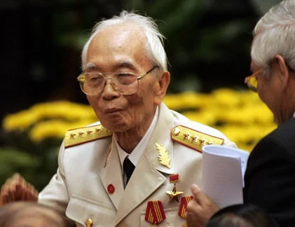 Hình ảnh lịch sử về Tướng Giáp trên Huffington Post