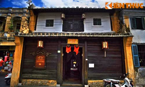 Khám phá ngôi nhà cổ đẹp nhất Việt Nam ở Hội An