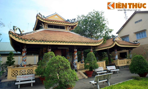 Thăm lăng mộ tập thể của bốn anh hùng đất phương Nam