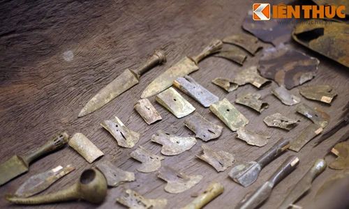 Kinh ngạc kho vũ khí trong mộ cổ 2.500 tuổi của người Việt