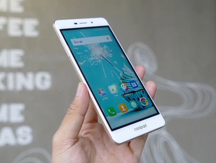 Cận cảnh điện thoại selfie chuyên nghiệp Coolpad Sky 3