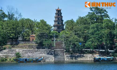 Tận mục tòa tháp cổ nổi tiếng nhất xứ Huế