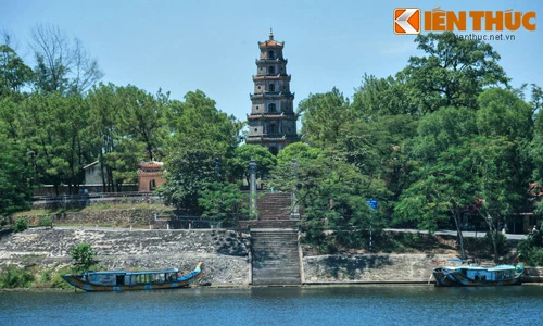 Tận mục tòa tháp cổ nổi tiếng nhất xứ Huế