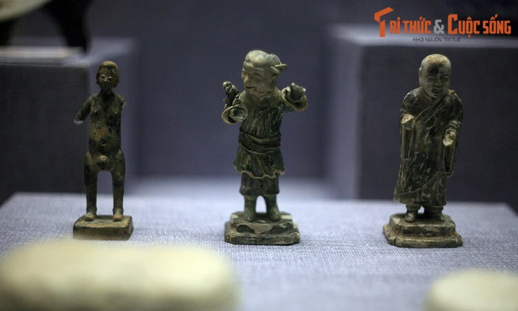 Cận cảnh những báu vật vô giá từ xác tàu cổ ở Việt Nam