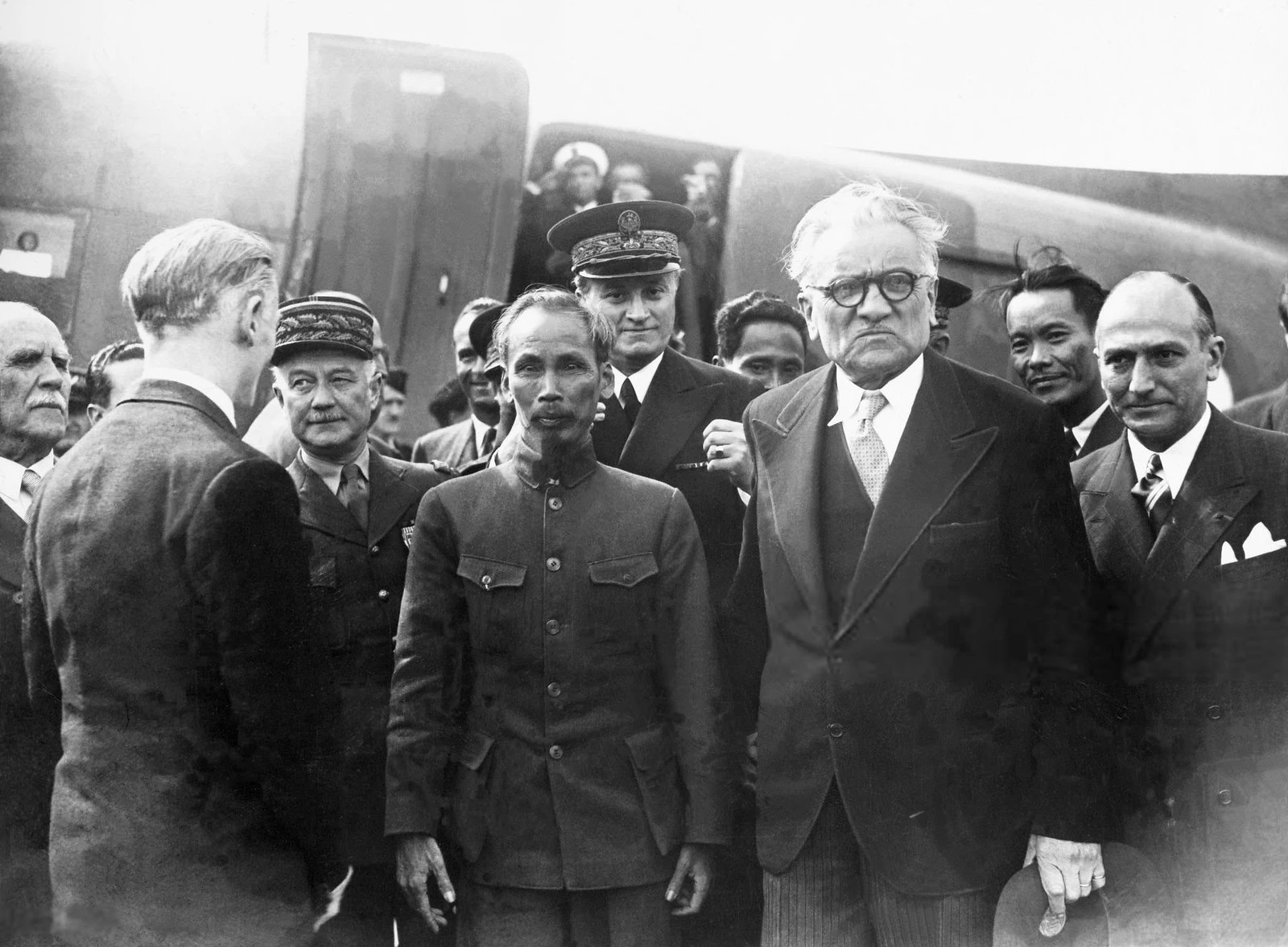 Ảnh tư liệu quý: Chủ tịch Hồ Chí Minh công du Paris năm 1946