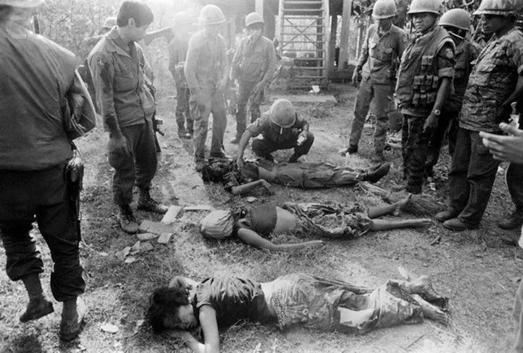 Hình ảnh khủng khiếp về chiến trường Campuchia năm 1974 (2)