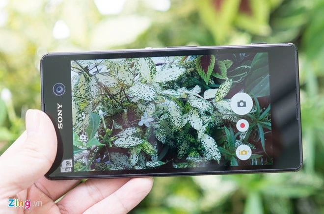 Mở hộp Xperia M5 camera 21MP lấy nét nhanh sắp tới VN 