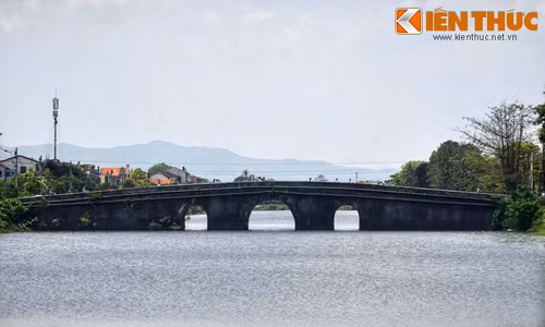 Bí mật của những cây cầu cổ trên dòng sông Vua thời Nguyễn 