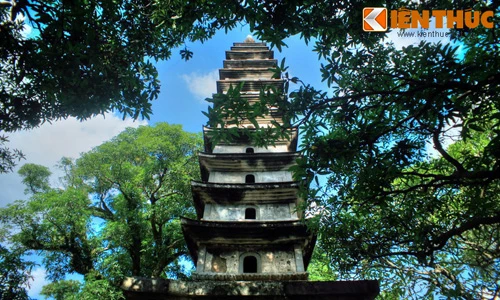 Thăm ngôi chùa cổ trên tờ 100 đồng “huyền thoại“