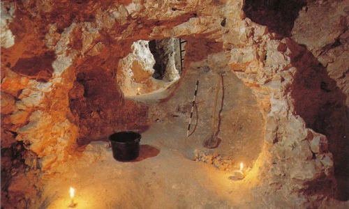 Thăm mỏ đá lửa thời tiền sử độc nhất vô nhị thế giới