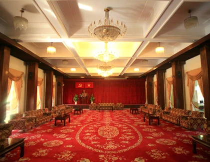 Khám phá vẻ xa hoa hiếm có của Dinh Độc Lập