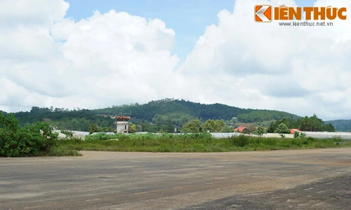 Tận mục sân bay bỏ không giữa lòng Đà Lạt