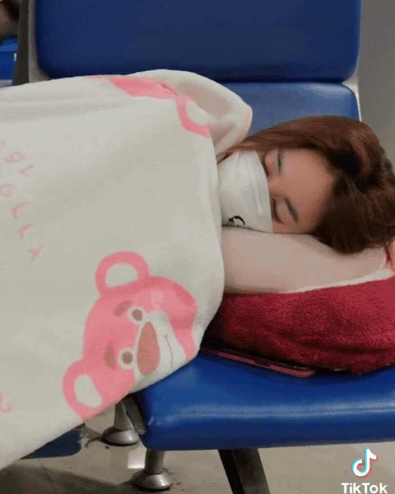 Lan Ngoc dau bu toc roi vat vo tai san bay, nguyen nhan bat ngo-Hinh-2