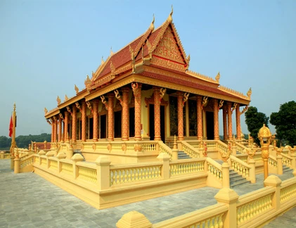 Mãn nhãn ngắm chùa vàng Khmer lấp lánh giữa Hà Nội