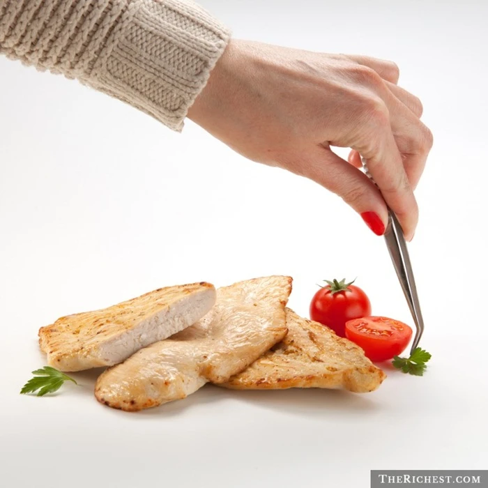 12 nghề lạ thu nhập cao chót vót đến khó tin