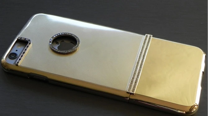 Ngắm case iPhone bằng vàng nạm kim cương, giá 423 triệu đồng