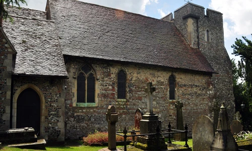 Khám phá nhà thờ cổ xưa nhất nước Anh