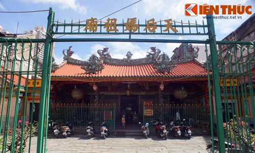 Mê mẩn trước kiến trúc tuyệt mỹ của hội quán Hà Chương