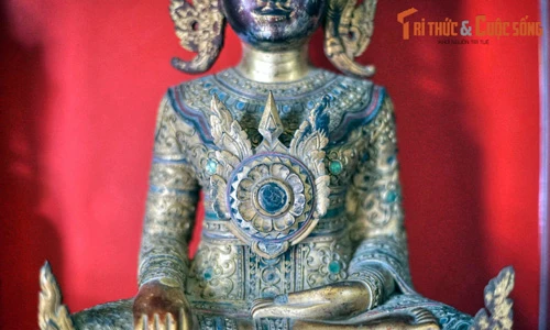 Chiêm nghiệm sự huyền bí của tượng Phật cổ Nam Tông ở Sài Gòn