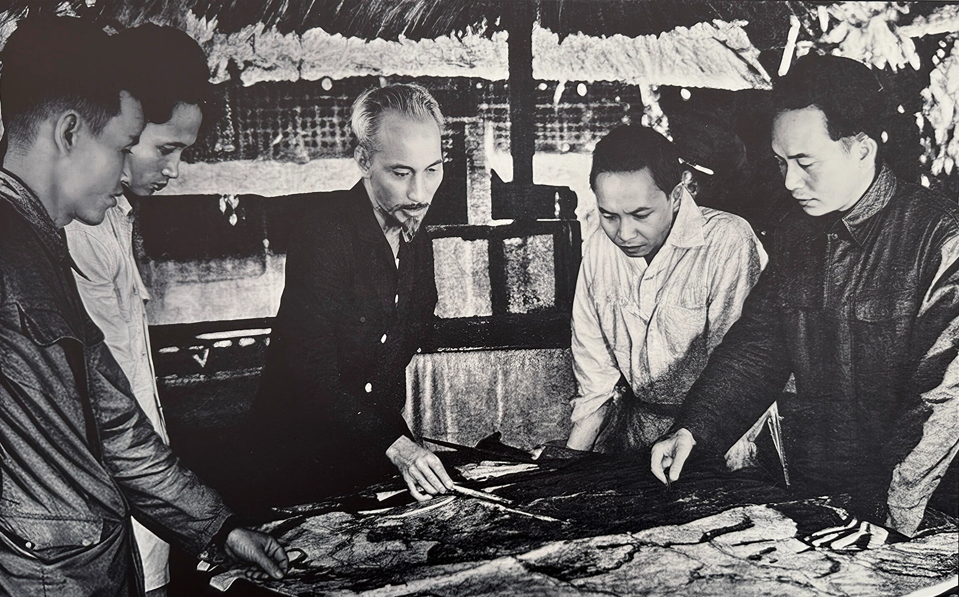 Trưng bày nhiều tư liệu ảnh quý về Chiến thắng Điện Biên Phủ