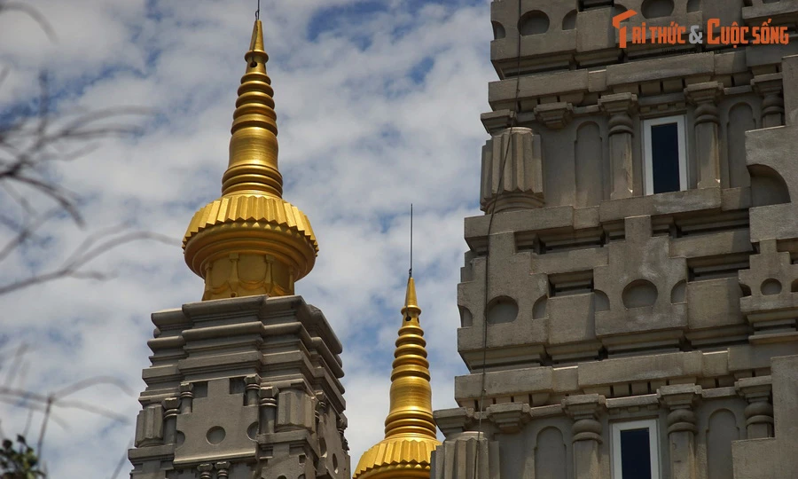 Loạt công trình tôn giáo có kiến trúc độc lạ ở Cố đô Huế