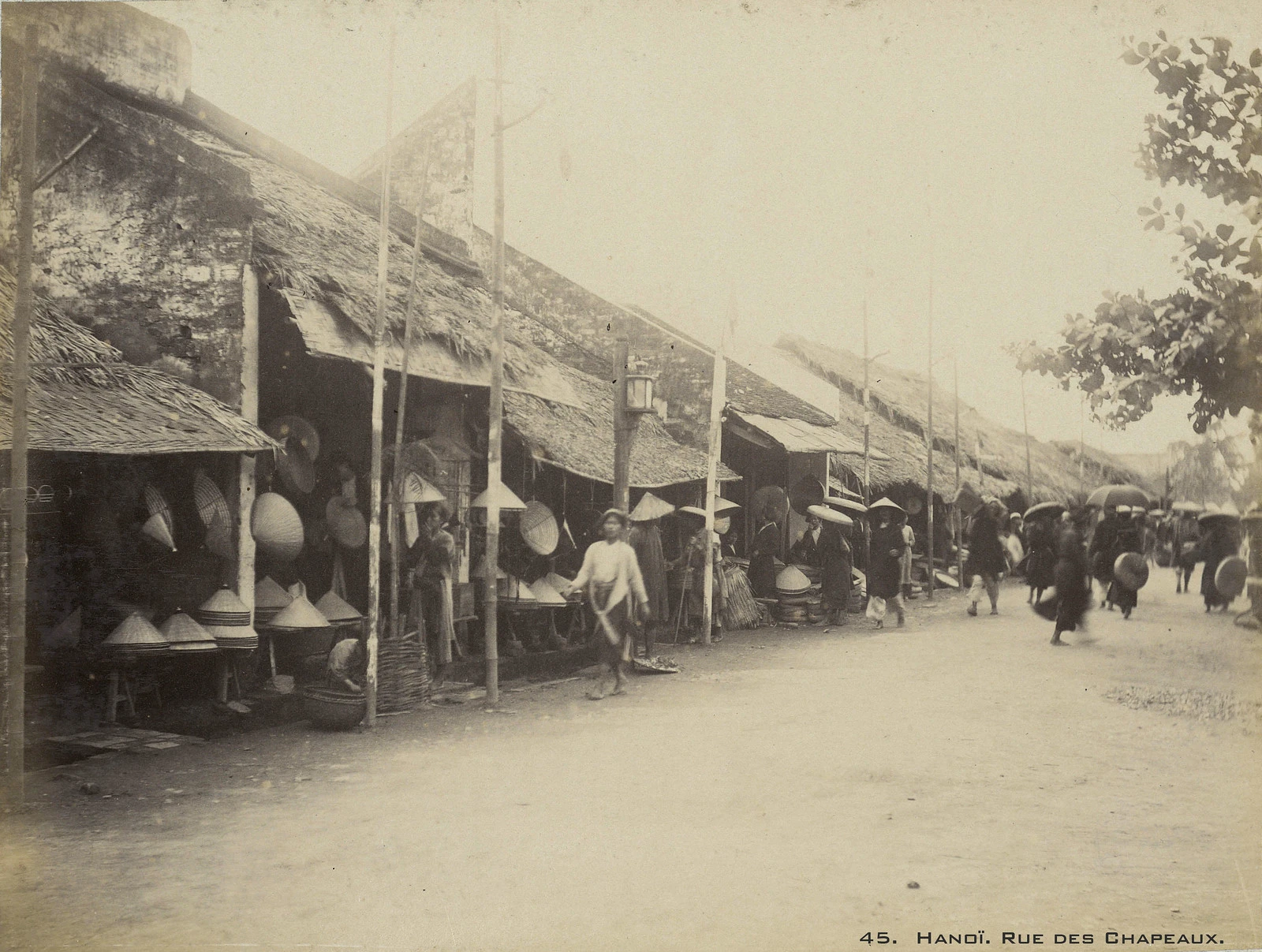 Bộ ảnh chất lừ về 36 phố phường Hà Nội năm 1899