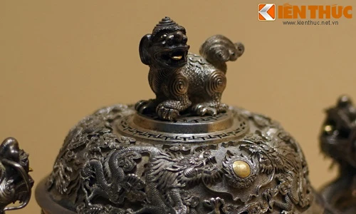 Soi từng mm bộ cổ vật bằng bạc của vua Nguyễn ở Hà Nội