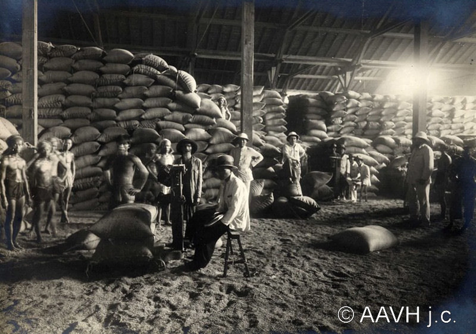 Soi nền kinh tế lúa gạo sầm uất ở Chợ Lớn năm 1925