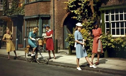 Ảnh màu khó quên về phụ nữ Anh thời Thế chiến II (1)