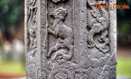 Cận cảnh cột đá thiêng có một không hai của nhà Hậu Lê