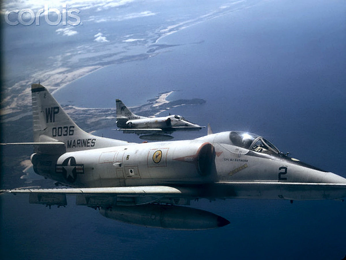 Cảnh tiếp vận đường không hiếm có thời chiến tranh Việt Nam