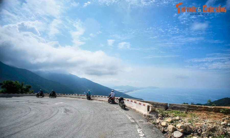 Mãn nhãn cảnh tượng tuyệt vời trên đường từ Huế đi Đà Nẵng
