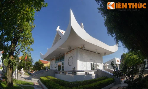 Ngắm ngôi chùa có kiến trúc độc lạ hiếm có ở Việt Nam