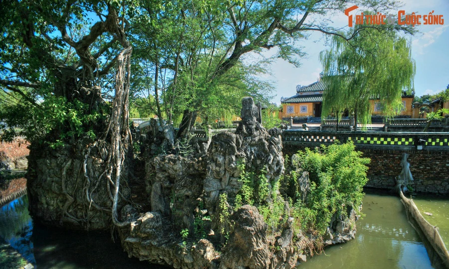 Đã mắt với tuyệt phẩm hòn non bộ trong Hoàng thành Huế