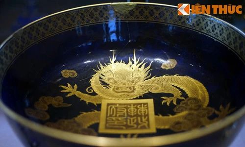 Soi cuộc sống xa hoa của vua Nguyễn qua cổ vật vô giá 